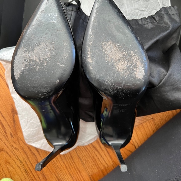 Saint Laurent Patent Heels - Picture 6 of 10